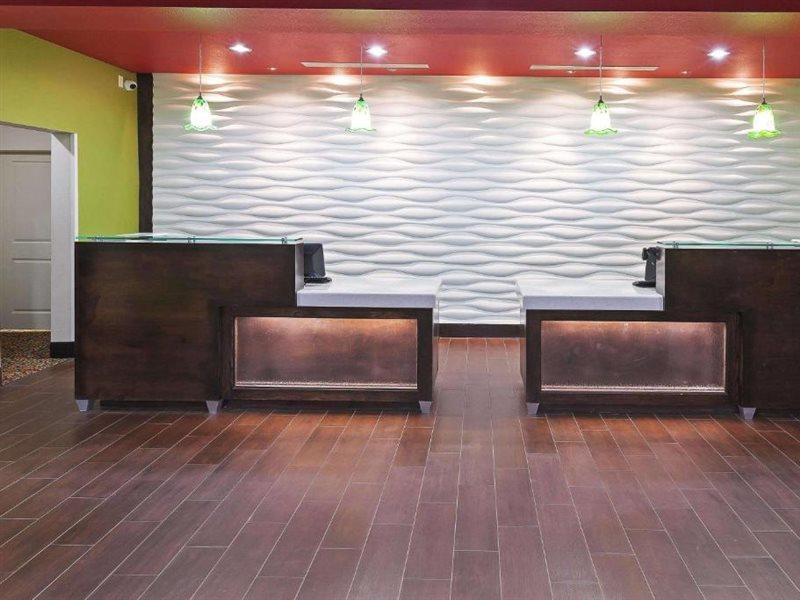 La Quinta By Wyndham Pearsall Exterior foto