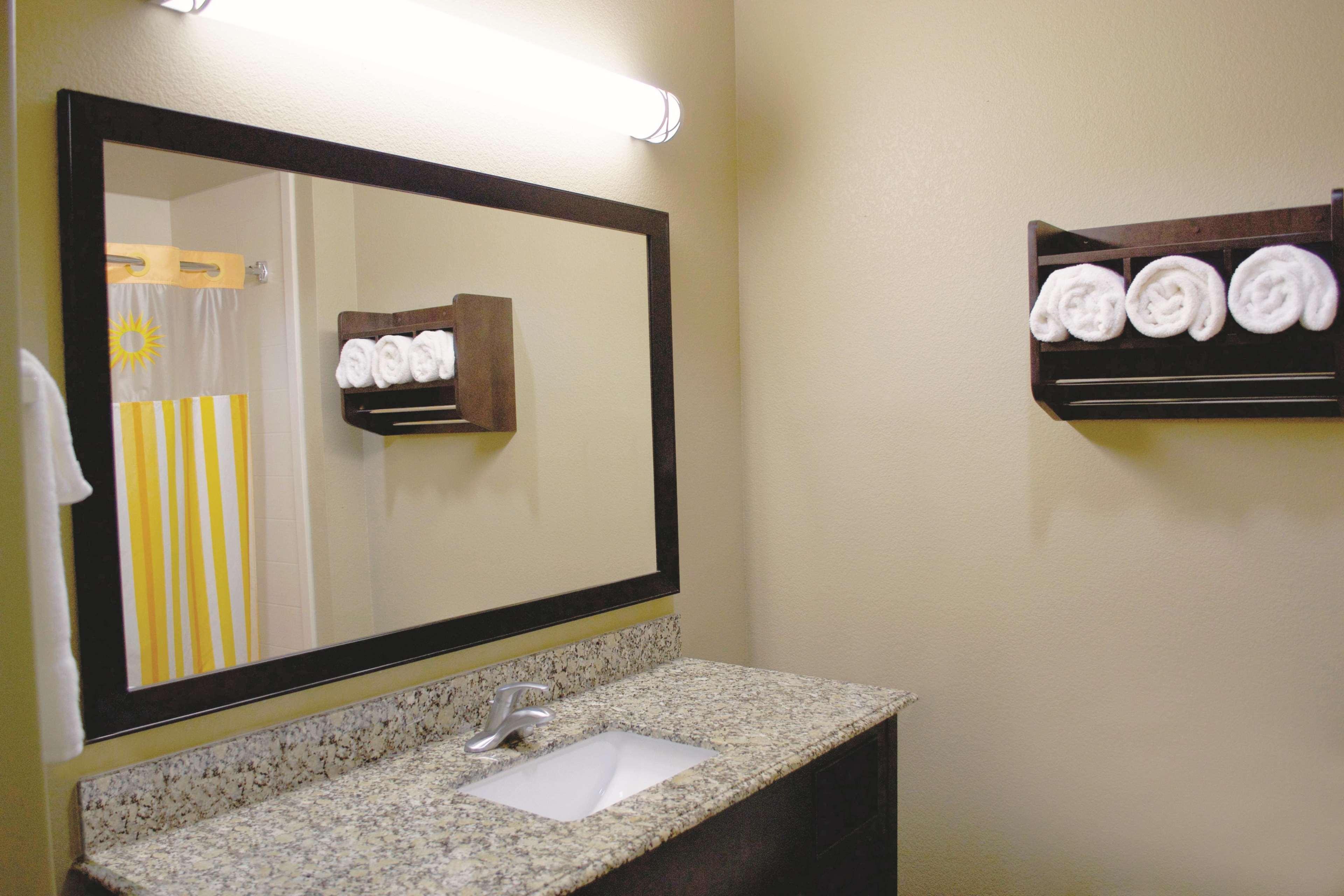 La Quinta By Wyndham Pearsall Exterior foto